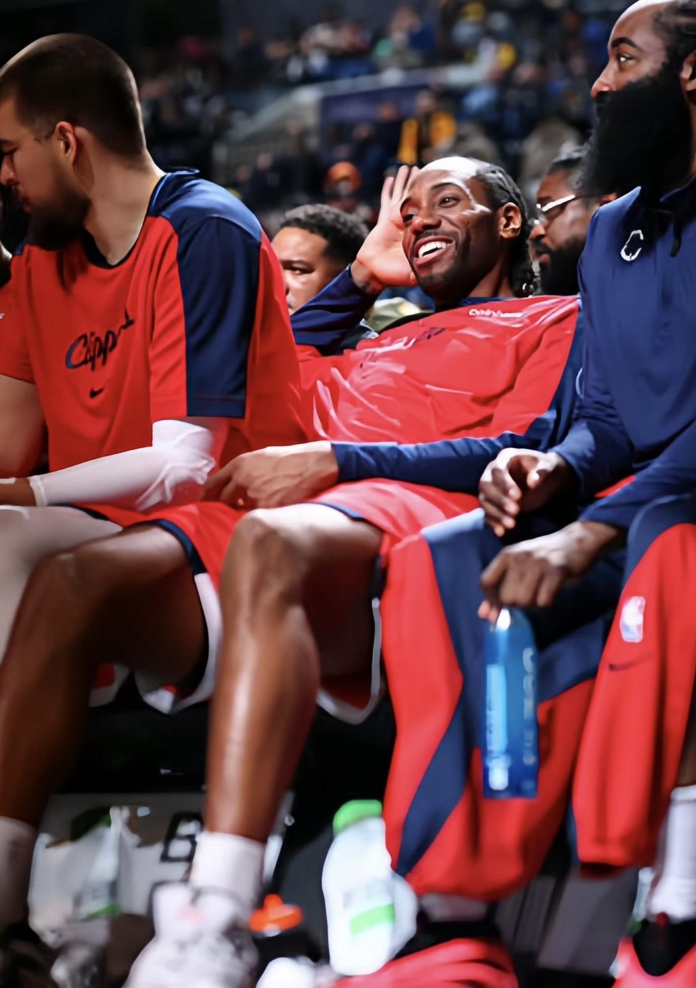 关于哈登在湖人比赛中重要助攻,险胜引发热议!观众掌声雷动的信息-开云体育中国