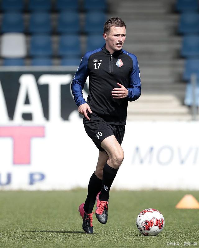 包含塞维利亚迎社区盾关键赛，集结日状态回暖，底气十足，轮换策略成焦点的词条