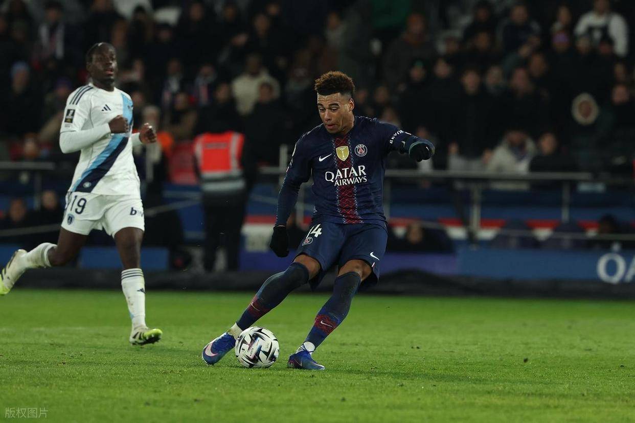 关于今夜法国杯传出新动向,巴黎圣日耳曼外线爆发,管理层表态:引发热议,更衣室氛围转暖的信息 关于今夜法国杯传出新动向,巴黎圣日耳曼外线爆发,管理层表态:引发热议,更衣室氛围转暖的信息